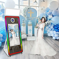 Kios Foto Booth Cermin Selfie Kustom dengan Kamera Layar Sentuh dan Printer, Mesin Photobooth Cermin Ajaib 65 Inci untuk Acara