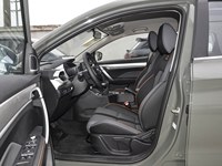 Geely Coolray a Benzina, Versione Russa Economica, SUV Urbano per Campeggio, Blu Esterno, Geely Binyue Cool 2025