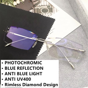 Occhiali fotocromatici in titanio senza montatura, anti riflesso, con lenti di transizione, per uomo e donna. - Product Image 2