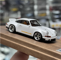 Modèle de voiture scellé en résine Deepmaker 964 Singer DLS à l'échelle 1:64, ornement