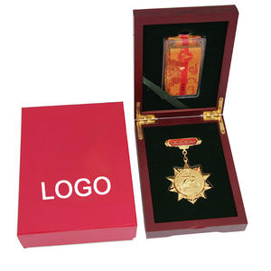 Médaillon personnalisé en métal de haute qualité - Product Image 1