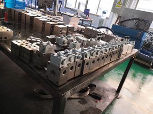 Bloc de distribution hydraulique GAT standard/non standard fabriqué par Saiz, stock important personnalisé, haute qualité, prix compétitif - Product Image 1