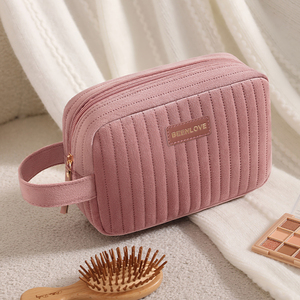 Sac de <span class=keywords><strong>maquillage</strong></span> portable en velours personnalisé MKW4316 avec logo, sac de rangement de voyage avec poignée, trousse de toilette grande capacité, pochette cosmétique pour femmes - Product Image 3