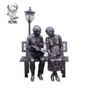 Decoración de Jardín, Estatua de Bronce Fundido de Pareja Mayor con Niños, Estatua de Bronce de Tamaño Real de Abuelos con Descendientes en un Banco - Product Image 2