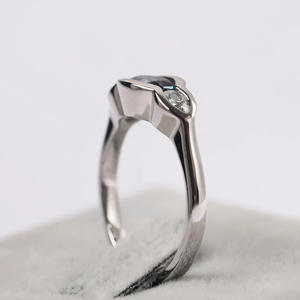 Anello in Argento Q941 con Diamante Taglio Marquise, Colore Bianco Naturale D, Gioiello di Fidanzamento per Donna - Product Image 6