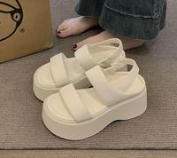 Sandales Nuages en Cuir Épais et Souple pour Femme, Nouvelle Collection Été, Tendance Polyvalente à Porter à l'extérieur