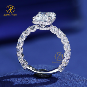 Anello di Fidanzamento e Matrimonio Personalizzato in Oro 14K 18K con Diamante Coltivato in Laboratorio Taglio Radiant 2CT 3CT 5CT D VS1 VVS1 Certificato IGI per Donne - Product Image 6