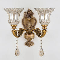 Applique Murale Vintage Européenne en Cristal, Luminaire Décoratif en Laiton Vieilli Sculpté avec Abat-jour en Verre pour Chambre, Salon, Villa