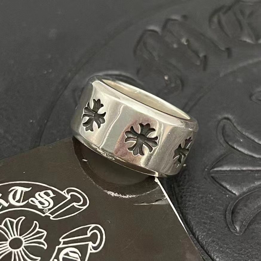 Anillo cruzado de cara ancha