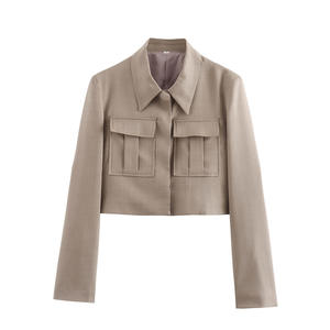 Completo Estivo Casual da Donna 2 Pezzi: Giacca Corta con Tasche Decorative e Pantaloni in Maglia Tinta Unita - Product Image 2