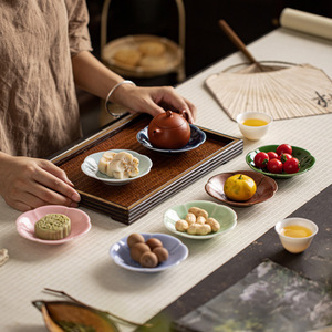 Plato de cerámica con forma de flor, mini plato de porcelana con diseño de nube auspiciosa de seis pétalos para té, postres, frutas y fiestas. - Product Image 4