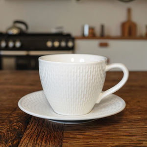 Ensemble Tasse et Soucoupe à Thé et Café en Porcelaine Fine Blanche Style Vintage Européen Personnalisable pour le Matin et l'Après-Midi - Product Image 6