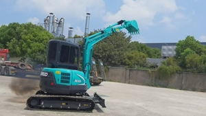 Excavatrice sur chenilles Kobelco SK40, bleue, hydraulique, pour travaux de construction - Product Image 2