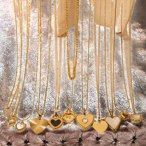 สร้อยคอแฟชั่น 18K ดีไซน์เรียบหรู ทรงบอลลูน ตัวอักษรภาษาอังกฤษ 26 ตัว สไตล์เรียบง่าย  วัสดุสแตนเลส  พร้อมสายสร้อยแบบเกลียว - Product Image 2