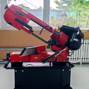 <span class=keywords><strong>Scie</strong></span> à <span class=keywords><strong>ruban</strong></span> métallique à angle pivotant CE 7 pouces pour tubes et profilés en acier, <span class=keywords><strong>scie</strong></span> à froid manuelle semi-automatique pour la découpe des métaux - Product Image 1