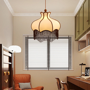 Pháp Retro phòng ngủ hiện đại Bàn cà phê ánh sáng mặt dây chuyền wabi-sabi phong cách Mỹ sang trọng phòng khách sắt Đèn bàn - Product Image 2