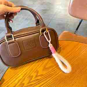 Cordon de poignet en nylon avec pompon en peluche, durable et tendance, pour téléphone portable et porte-clés - Product Image 6