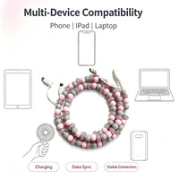 Câble de charge USB Type C 4-en-1 rose frais à carreaux imprimés avec perles contrastantes, compatible avec téléphones, écouteurs et ordinateurs portables