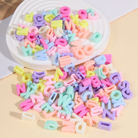 100 pièces/lot Perles en résine couleur macaron, lettres initiales, trou plat, perles lâches, 26 lettres anglaises, accessoires de bijoux DIY pour pendentifs