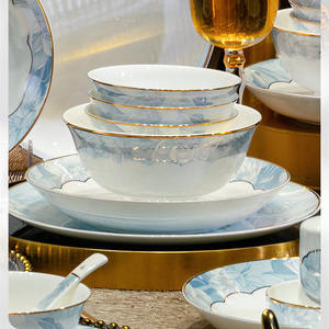 Service de vaisselle élégant nordique en porcelaine fine avec bord doré, assiettes, plats de dîner en céramique, bols à soupe, ensemble cadeau pour la table de cuisine - Product Image 4