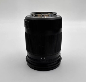 เลนส์ 18-300mm f/3.5-6.3 DC MACRO OS HSM EF จากคอลเลกชันส่วนตัว— ใช้งานได้เต็มประสิทธิภาพ, กระจกสะอาด, สำหรับผู้ซื้อจริง - Product Image 1