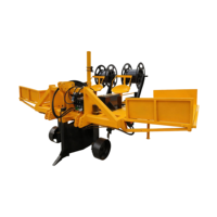 Machine de plantation de semis d'arbres mécanisée à grande échelle, entraînée par un tracteur, intégrant le creusement de fossés, la plantation et l'insertion de piquets de soutien