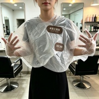 Kit d'accessoires jetables pour coloration capillaire : Cape imperméable, gants et protège-oreilles pour une protection complète en salon de coiffure
