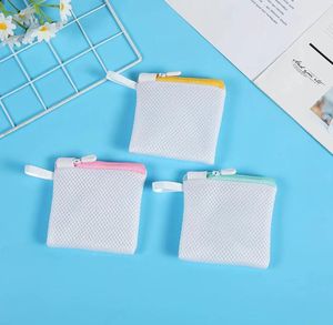 Bolsa de lavandería de poliéster al por mayor, pequeña bolsa de lavandería multifunción, bolsa de lavado de ropa de malla cuadrada - Product Image 5