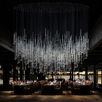 Lustre en cristal K9 en forme de goutte de pluie, design artistique minimaliste et luxueux, personnalisé pour la décoration de salle de mariage, idéal pour le hall d'hôtel