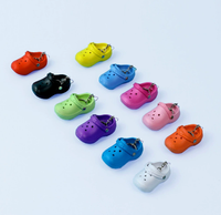 Porte-clés en caoutchouc PVC souple personnalisés en gros, mini accessoires de décoration pour chaussures Croc, chaînes porte-clés pour femmes