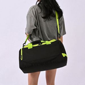 Sac de voyage pour femmes, sac de sport imperméable pour yoga et gym avec compartiment à chaussures - Product Image 3