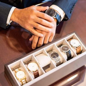 Erkek izle depolama ve ekran için cam Top ile erkek 6-Slot saat vitrini katı Espresso ahşap kol saati kutusu organizatör