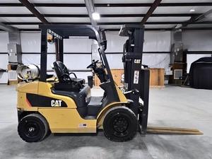 รถยกพาณิชย์กำลังสูง รุ่นปี 2017 CATERPILLAR GP25N แบบ 4 ล้อ ขับเคลื่อนด้วยมือ สำหรับคลังสินค้า ให้ผลผลิตสูง - Product Image 3