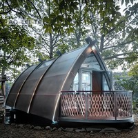 Maisons triangulaires modernes préfabriquées coupe-vent et résistantes aux tremblements de terre pour camping et hôtel