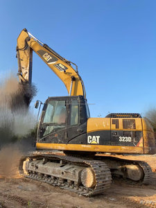 Excavatrice sur chenilles hydraulique Caterpillar CAT323D2L 23T d'occasion, modèle 2022, moteur inclus, puissance 110 kW, excellent état - Product Image 2