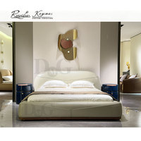 Lit rembourré de luxe en cuir, lit plateforme taille Queen avec tête de lit capitonnée pour chambre principale