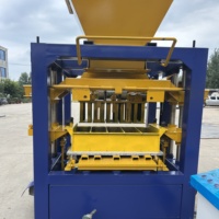 Équipement de fabrication de blocs QT4-24 pour les entreprises de matériaux de construction africaines