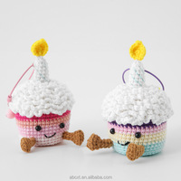 Petit pendentif mignon gâteau au Crochet fait main décoratif pour idée cadeau d'anniversaire