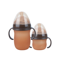 Biberon à lait en silicone de 150ml de grand diamètre avec poignée au toucher réel et paille anti-brûlure et anti-chute imitant le sevrage