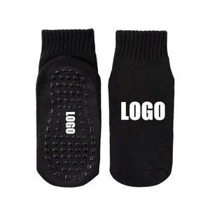 Chaussettes de <span class=keywords><strong>trampoline</strong></span> antidérapantes personnalisées pour enfants et adultes, vente en gros du fabricant, pour aire de jeux et parc - Product Image 6