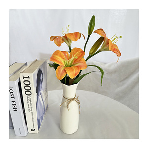 QYY XUANCAO <span class=keywords><strong>3</strong></span> flores <span class=keywords><strong>2</strong></span> brotes tallo largo lirio Stargazer Artificial con <span class=keywords><strong>3</strong></span> cabezas de lirio de tigre para decoración del banquete de boda - Product Image 2