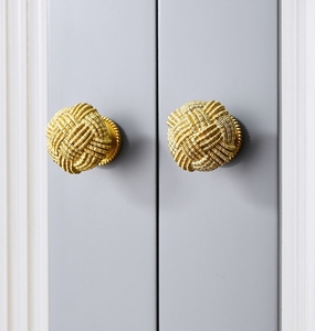 High-End Latão Único Furo Gaveta Puxar Luxo Simples Francês Moderno Punho para Cozinha Quarto Dresser Guarda-Roupa Porta-Luxo Luz - Product Image 6