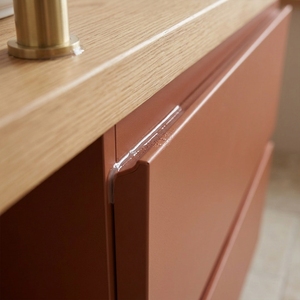 Meuble-lavabo de salle de bain nordique terreux, finition terre cuite mate, comptoir en bois, lavabo en céramique minimaliste, mobilier moderne au design chaleureux - Product Image 6