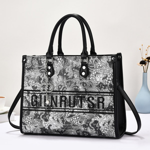 Bolso <span class=keywords><strong>de</strong></span> mano chino bordado <span class=keywords><strong>de</strong></span> lujo <span class=keywords><strong>para</strong></span> mujer, elegante, <span class=keywords><strong>para</strong></span> madres <span class=keywords><strong>de</strong></span> mediana edad, regalo <span class=keywords><strong>de</strong></span> cumpleaños, <span class=keywords><strong>para</strong></span> banquetes <span class=keywords><strong>de</strong></span> boda, <span class=keywords><strong>de</strong></span> lujo - Product Image 1