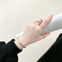 Bracelet en argent sterling S925 plaqué or avec perle et design minimaliste en forme de coquille, ouverture réglable pour femmes