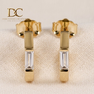 Pendientes de Aro Huggie de Oro Amarillo Sólido de 14 Quilates con Diamantes Cultivados en Laboratorio, Corte Brillante Baguette, Joyería de Lujo para Mujer - Product Image 4