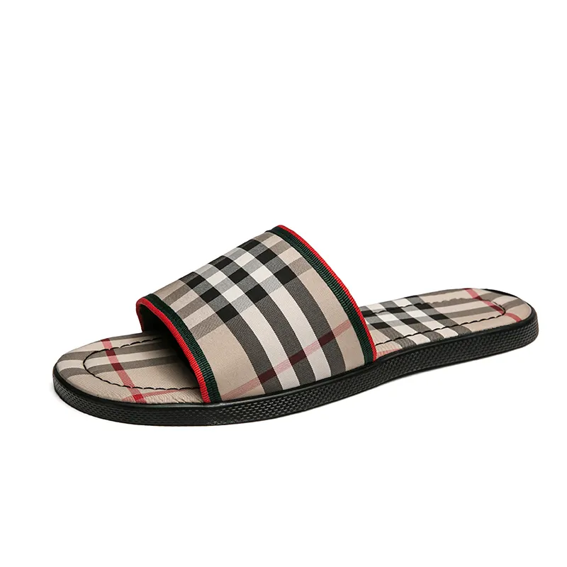 Verão Casual Homens Ao Ar Livre Chinelos De Couro Sapatos Slip-On Masculino Soft Sole Chinelos De Couro Com Fivela