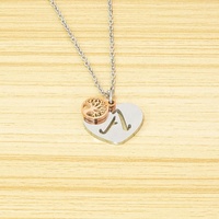 Vente en gros de bijoux de mode pour femmes pendentif à breloque en or rose avec lettre initiale du cœur