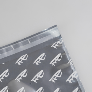 Wholesale Lightweight Silver Foil Express Mailing Bags for Apparel & Cosmetics Packaging - Product Image 3