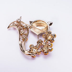 Mariage de luxe rose Clip Broche Anime dames femmes Hijab épingles de sûreté Badge cadeau strass cristal 3D personnalisé Animal <span class=keywords><strong>renard</strong></span> broche - Product Image 4